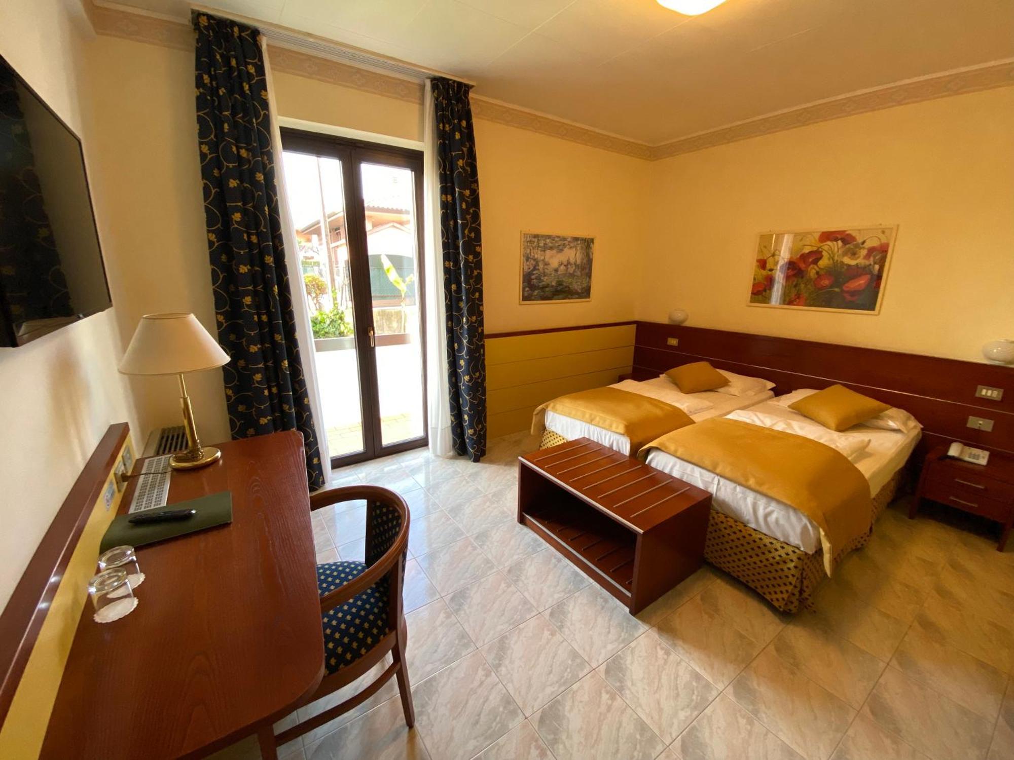 Hotel Villa Olivo Resort 3S Bardolino Exteriör bild