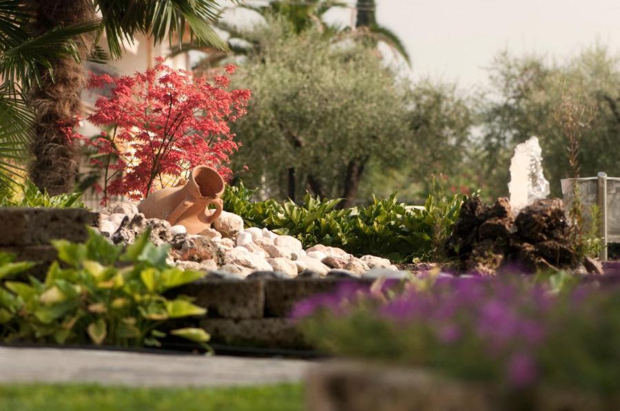Hotel Villa Olivo Resort 3S Bardolino Exteriör bild